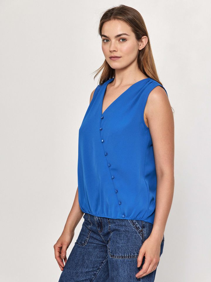 חולצה V כפתורים בצבע רויאל בינוני