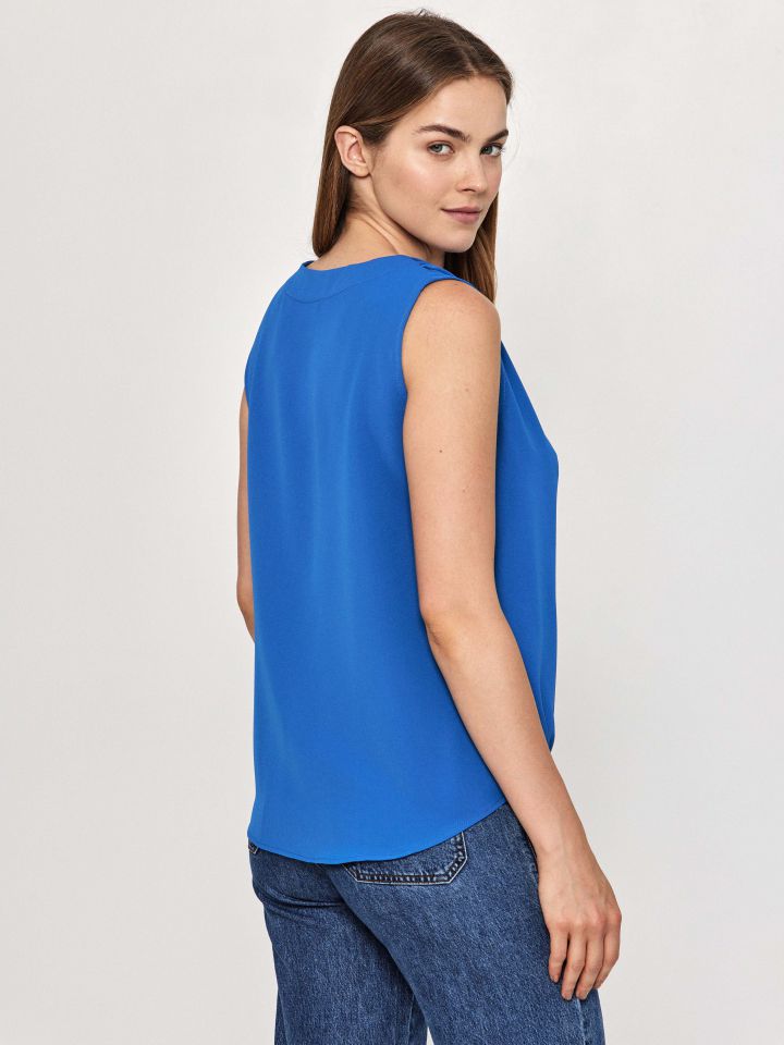 חולצה V כפתורים בצבע רויאל בינוני