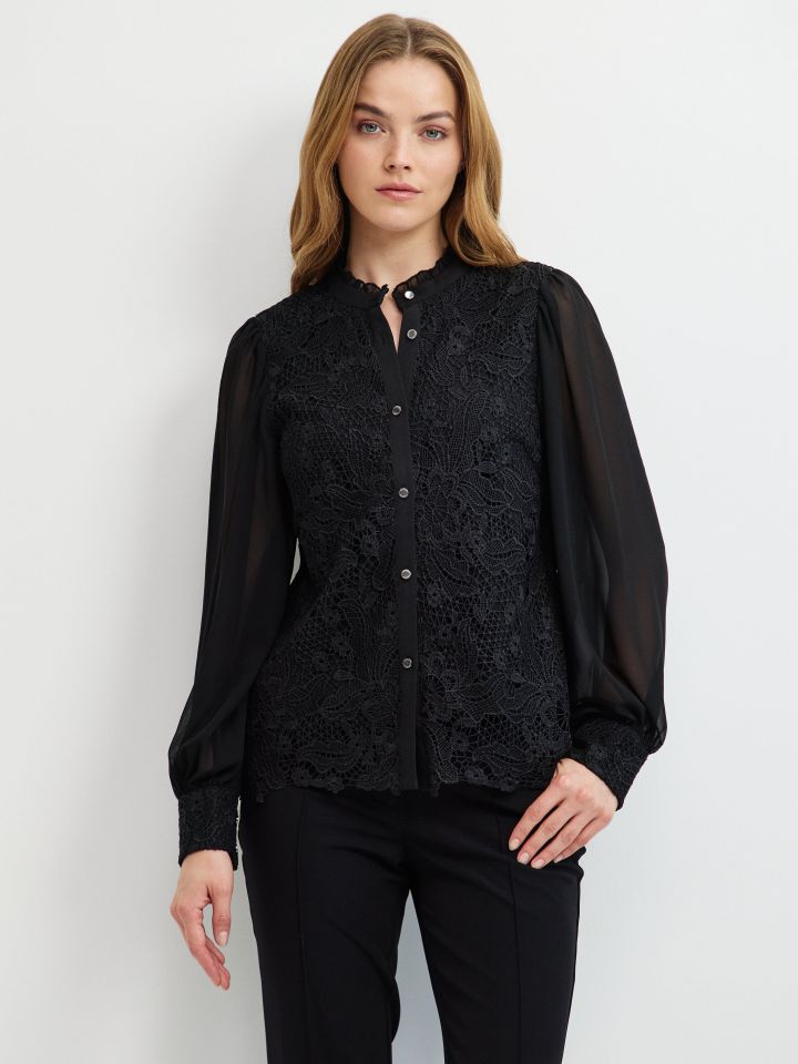 חולצה תחרה שילוב שיפון בצבע שחור