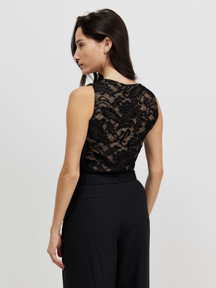 חולצה תחרה RANI בצבע שחור