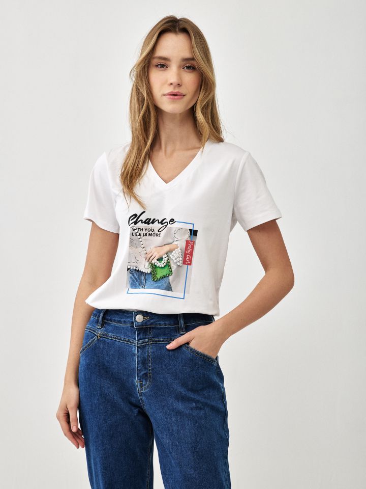 חולצה V דמוי פנינים PROMO בצבע לבן