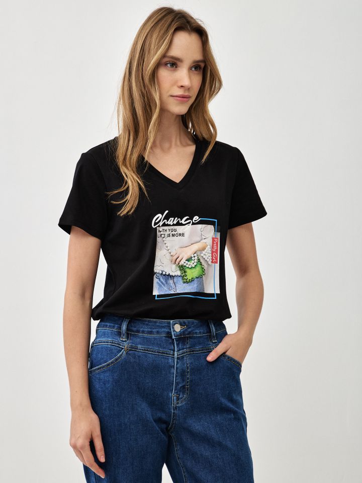 חולצה V דמוי פנינים PROMO בצבע שחור