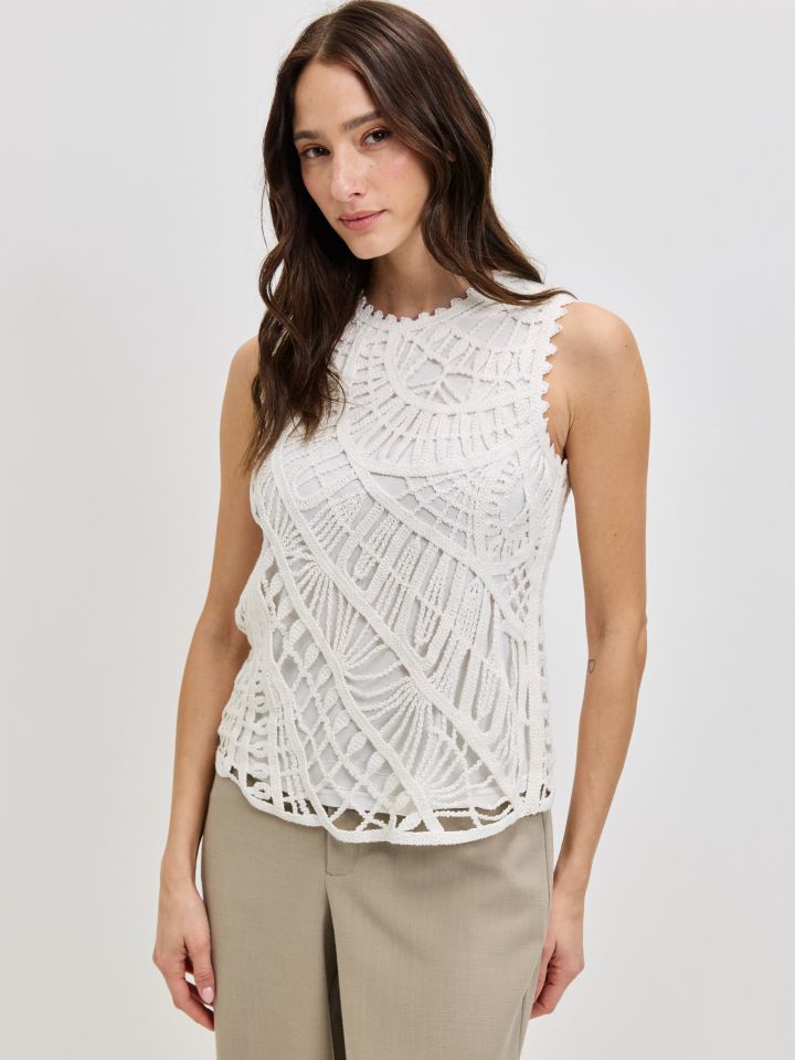 חולצה קרושה בצבע לבן