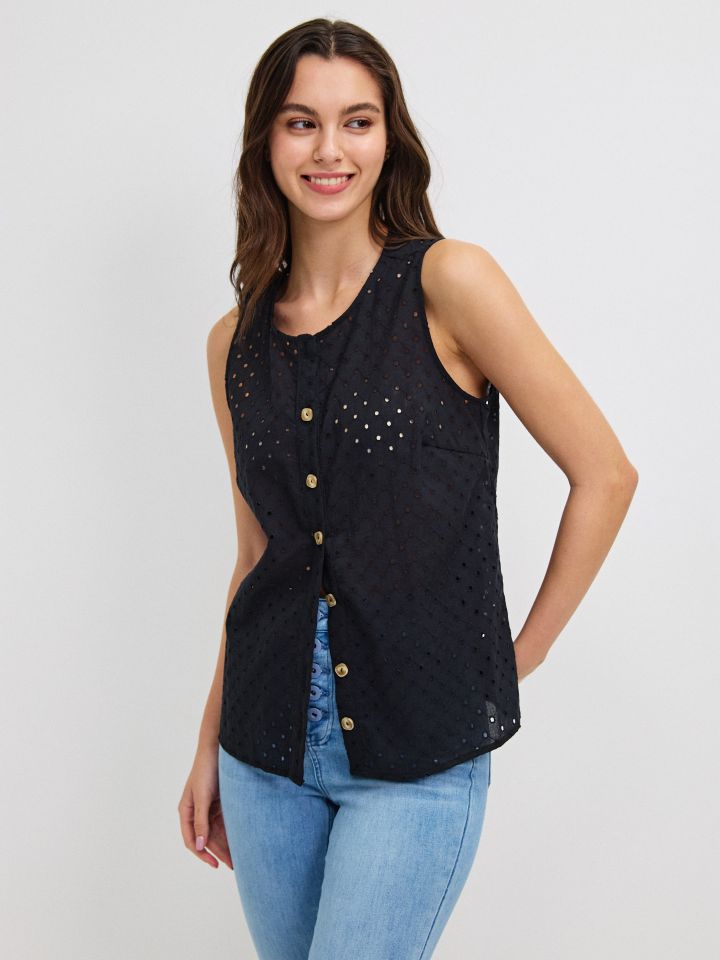 חולצה קרושה כפתורים בצבע שחור