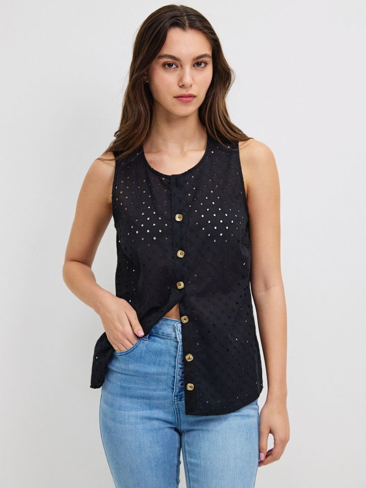 חולצה קרושה כפתורים בצבע שחור