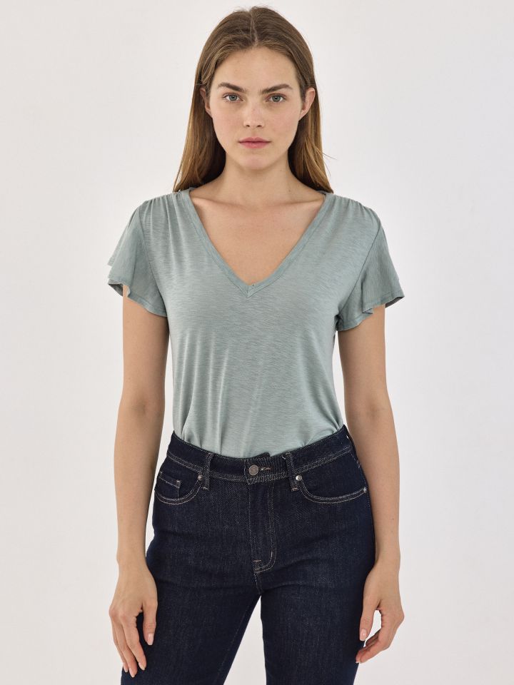 חולצה V סלאב כיווצים בכתפיים PROMO בצבע ירוק