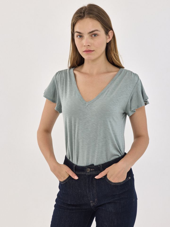 חולצה V סלאב כיווצים בכתפיים PROMO בצבע ירוק