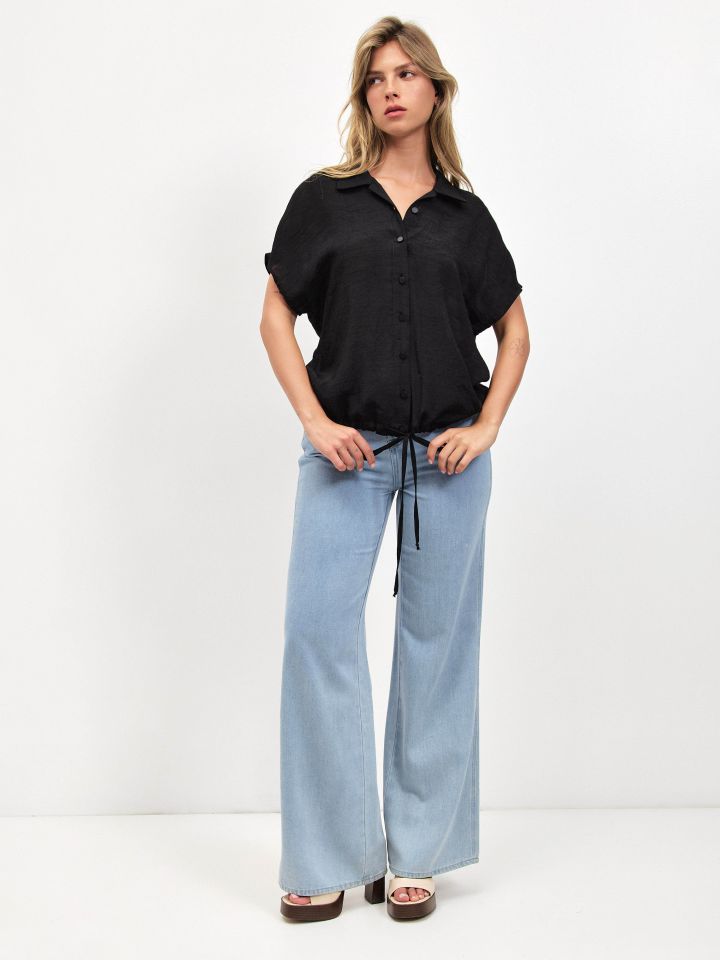 חולצה צוארון קשירה במותן PROMO בצבע שחור