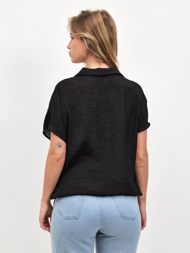 חולצה צוארון קשירה במותן PROMO בצבע שחור