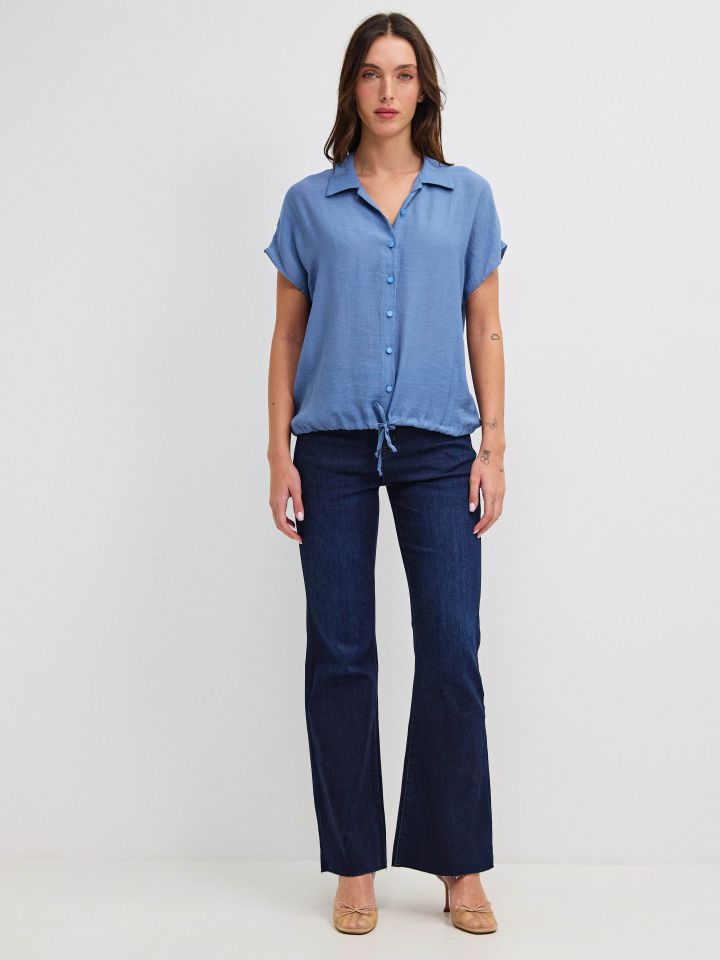 חולצה צוארון קשירה במותן PROMO בצבע תכלת