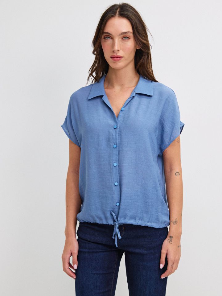 חולצה צוארון קשירה במותן PROMO בצבע תכלת