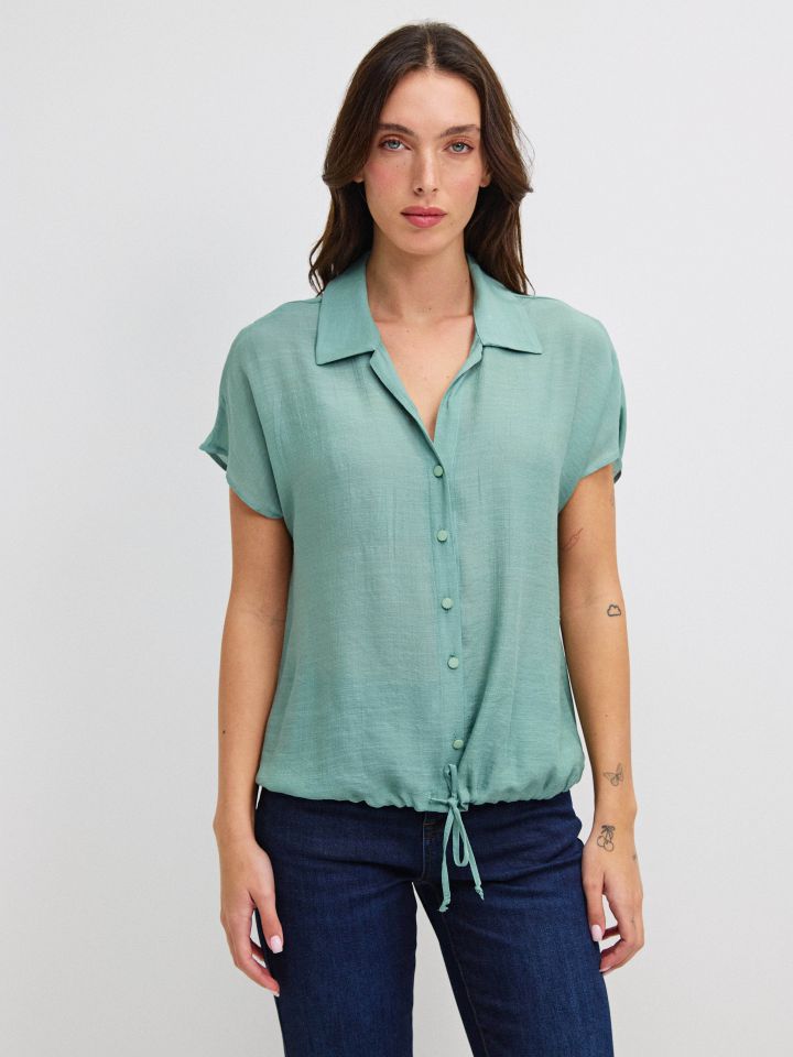 חולצה צוארון קשירה במותן PROMO בצבע ירוק