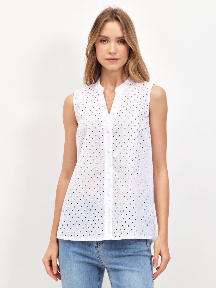 חולצה V קרושה מכופתרת בצבע לבן