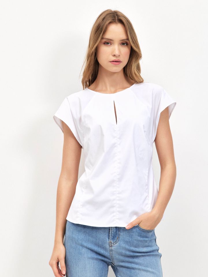 חולצה שרוול מלמלה בצבע לבן