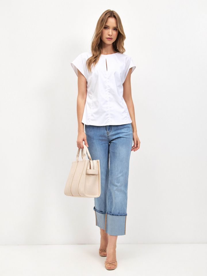 חולצה שרוול מלמלה בצבע לבן