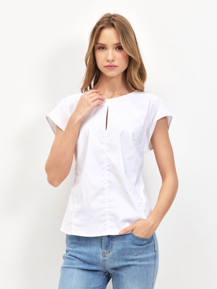 חולצה שרוול מלמלה בצבע לבן