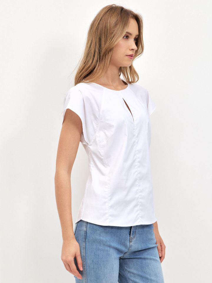 חולצה שרוול מלמלה בצבע לבן