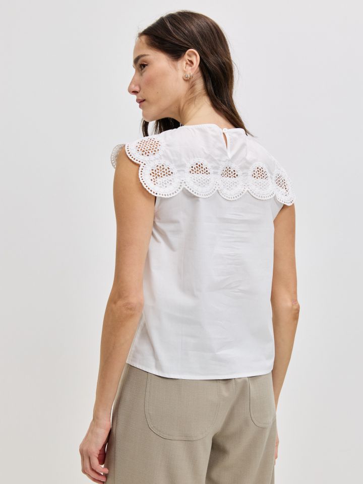 חולצה קרושה בצבע לבן