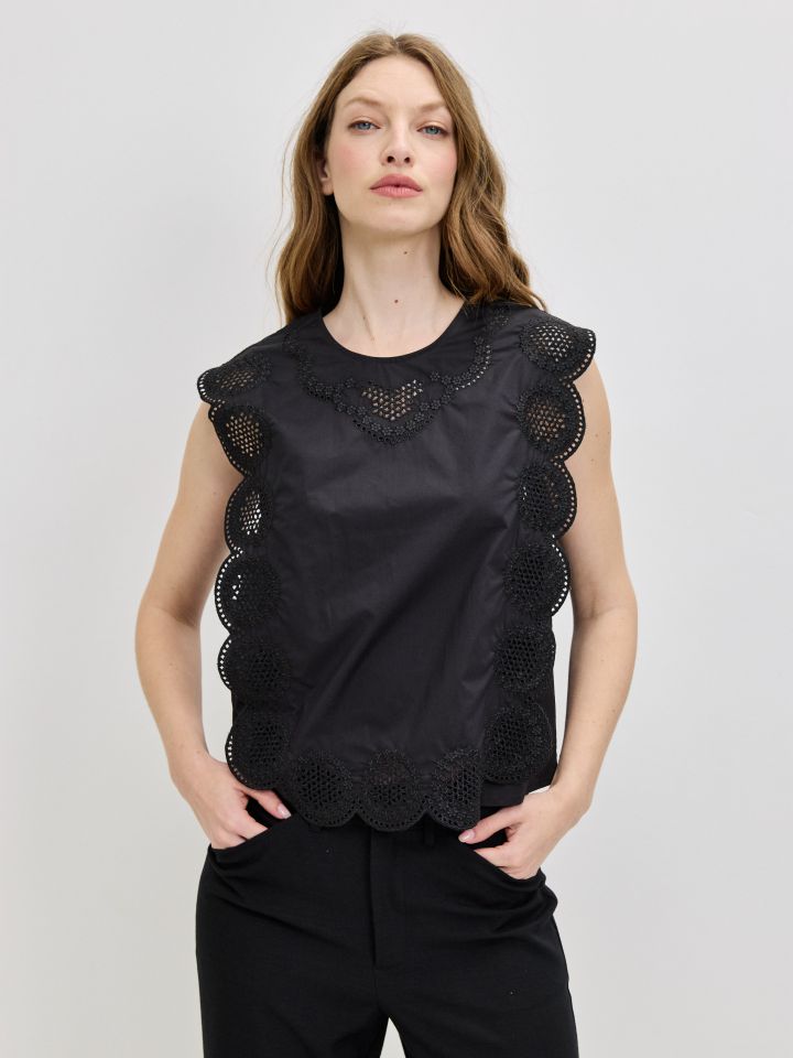 חולצה קרושה בצבע שחור