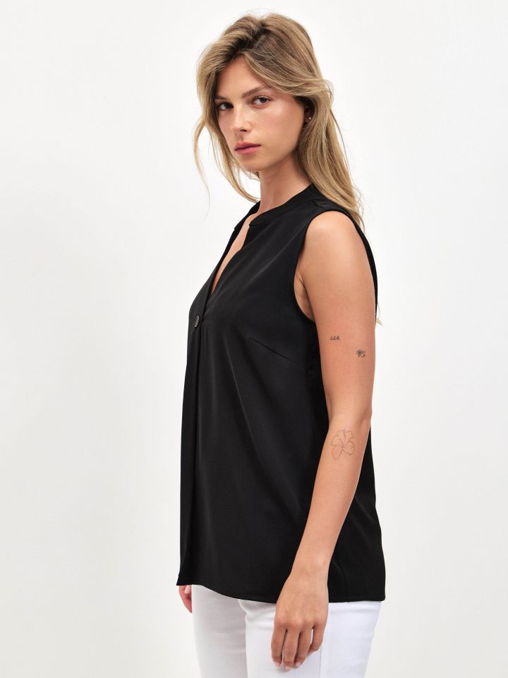 חולצה V כפתור PROMO בצבע שחור