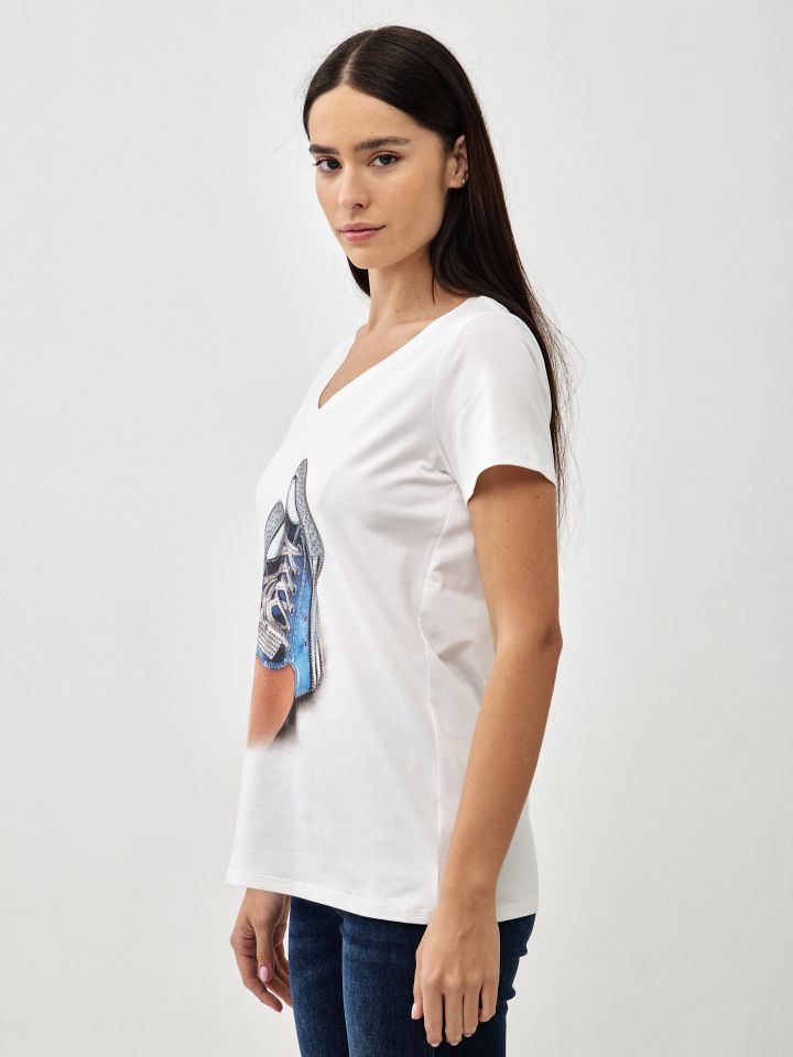 חולצה V נעליים PROMO בצבע לבן