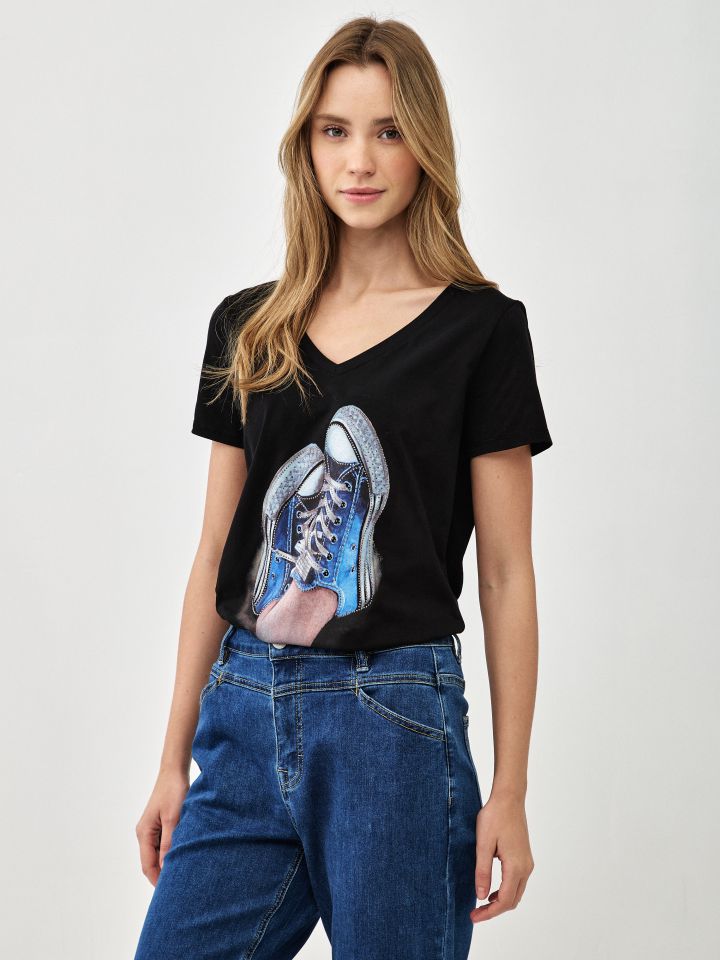 חולצה V נעליים PROMO בצבע שחור