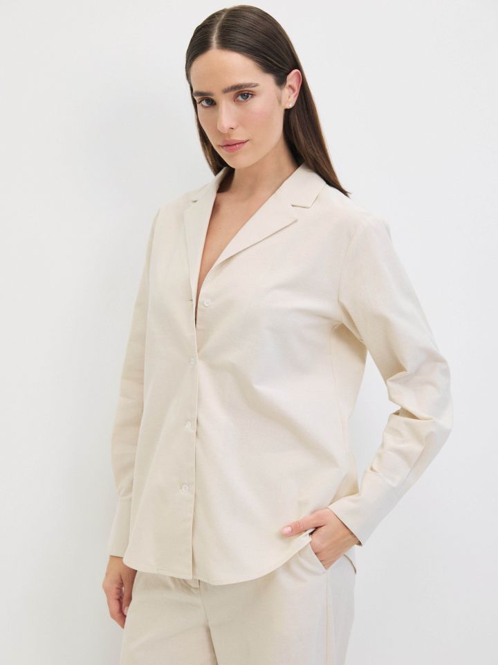 חולצה מכופתרת ALONA בצבע בייז’