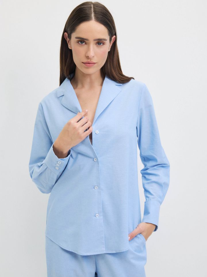 חולצה מכופתרת ALONA בצבע תכלת