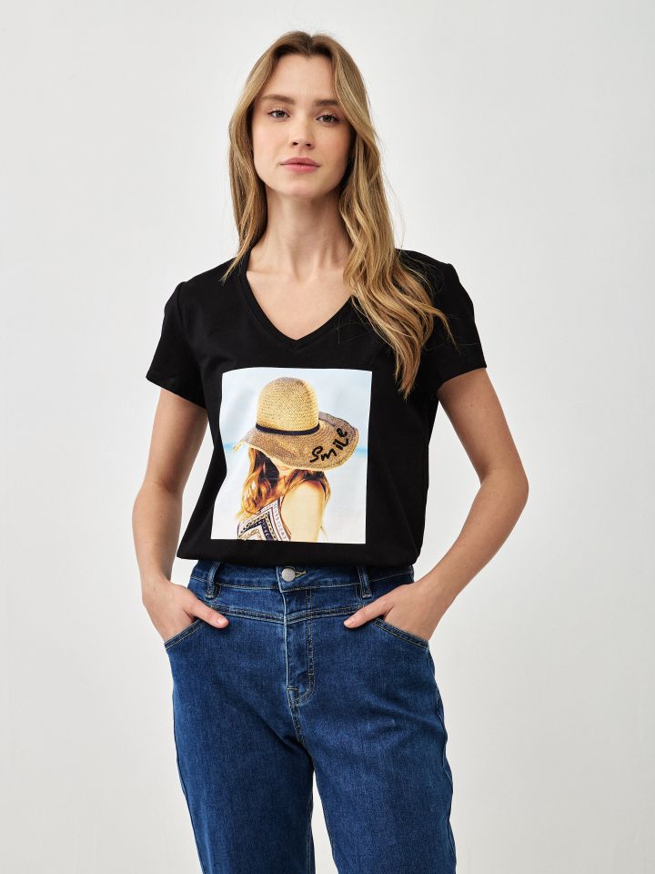 חולצה V כובע PROMO בצבע שחור