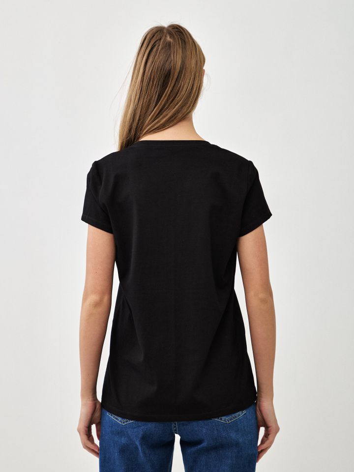 חולצה V כובע PROMO בצבע שחור