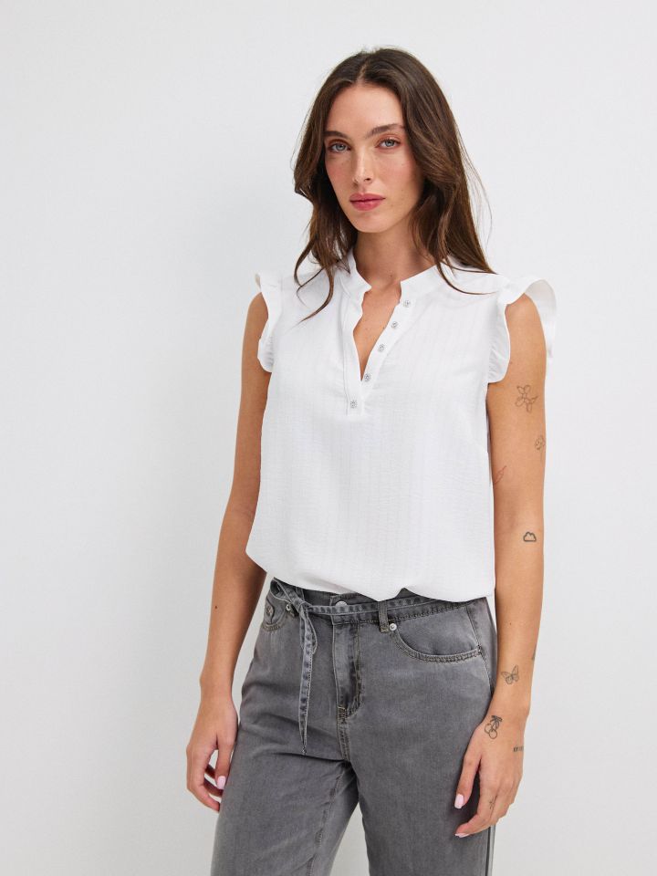 חולצה שינה כפתורי יהלומים בצבע אופוויט