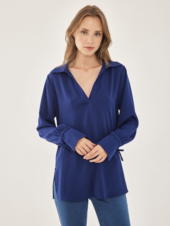 חולצה קשירה בשרוול בצבע נייבי