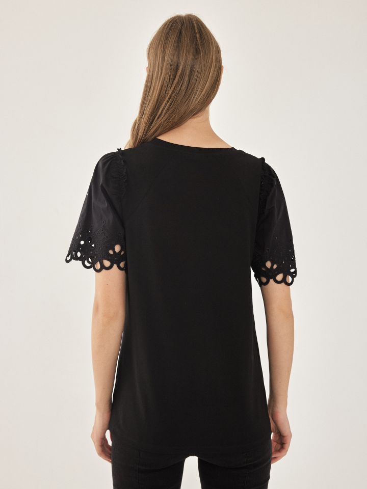 חולצה שרוול קרושה בצבע שחור