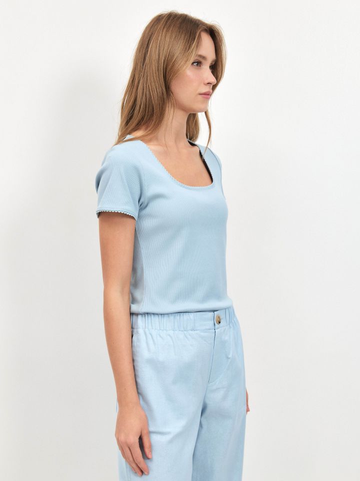 חולצה ריב פתח מרובע PROMO בצבע תכלת אורלי