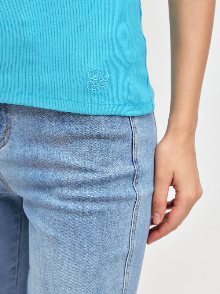 חולצה ריב פתח מרובע PROMO בצבע טורקיז