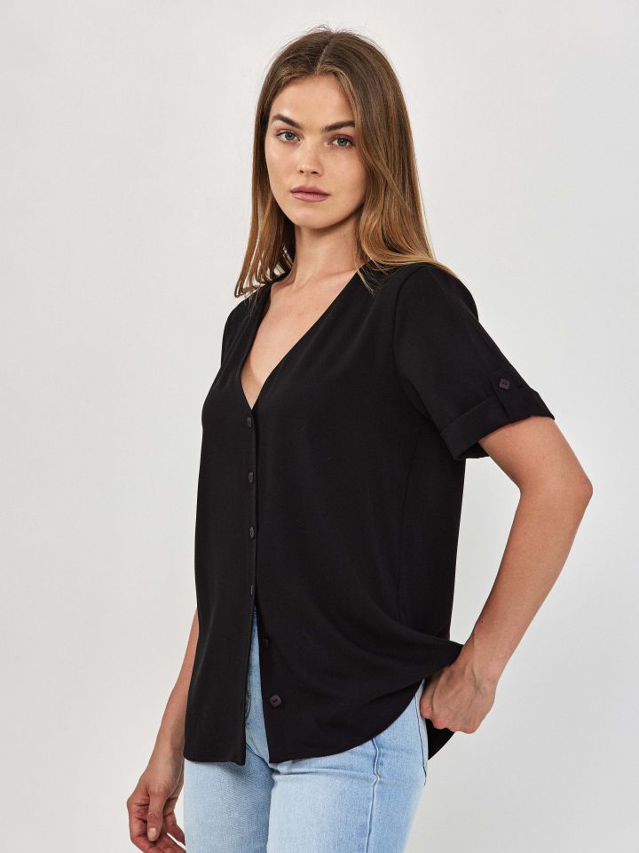 חולצה V כפתורים PROMO בצבע שחור