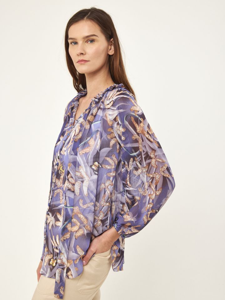 חולצה דפוס פרפרים ופרחים בצבע פרחוני