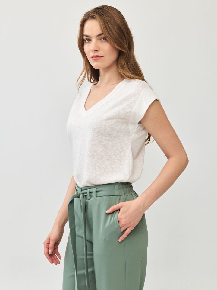 חולצה V סלאב PROMO בצבע אופוויט