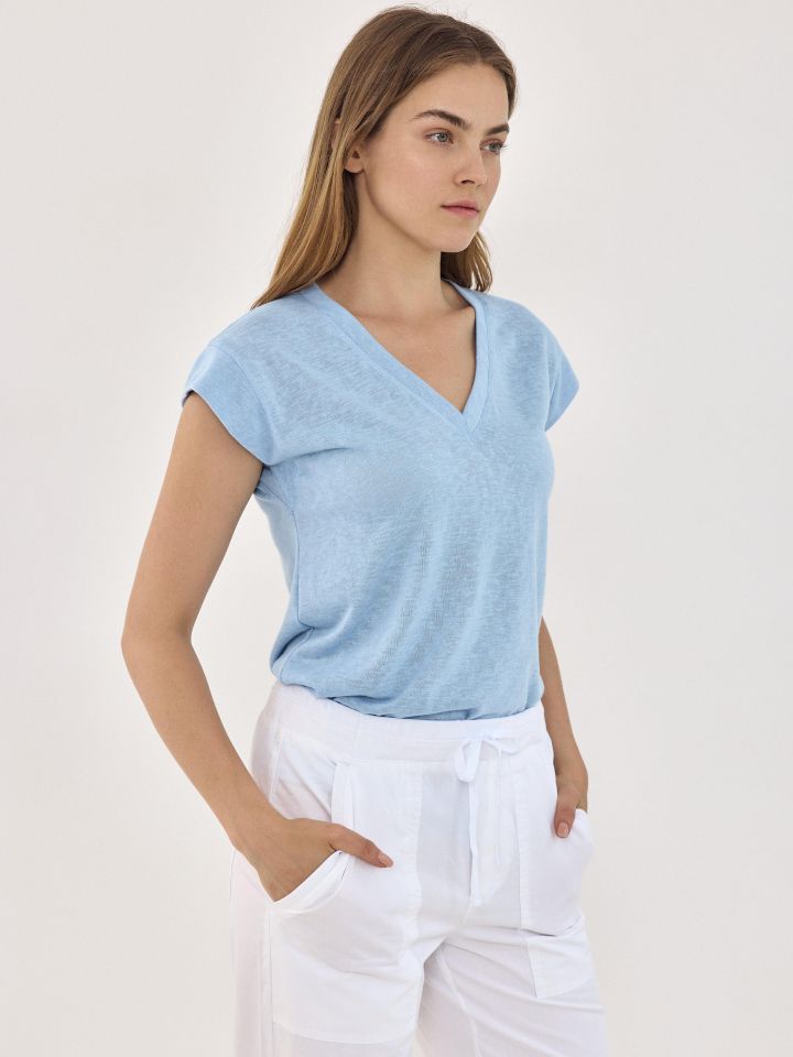 חולצה V סלאב PROMO בצבע תכלת