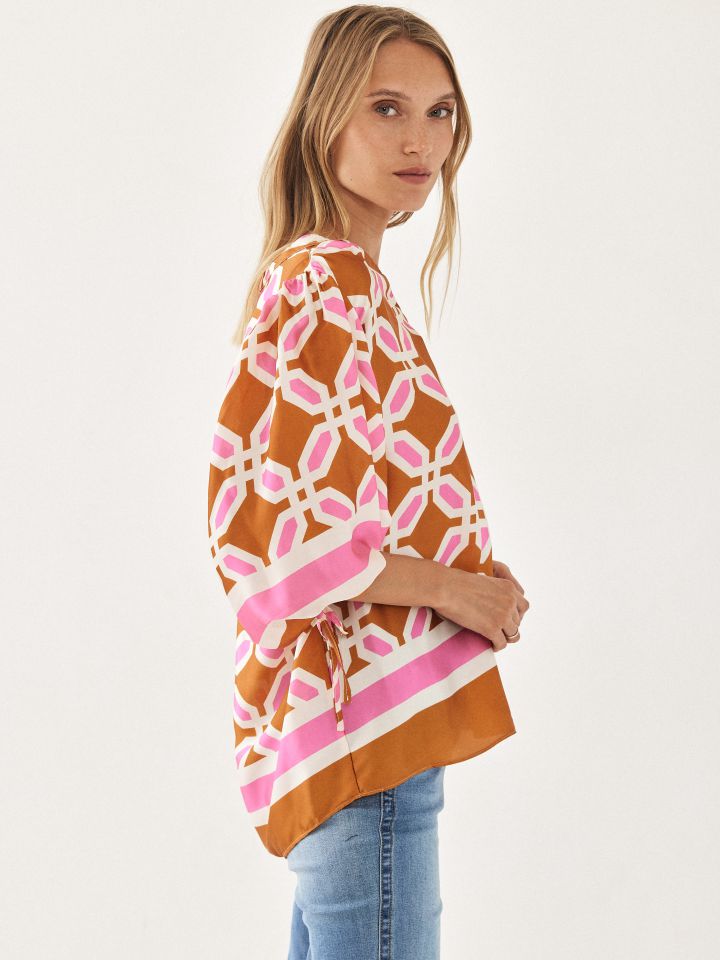 חולצה סטן דפוס בורדורה בצבע ורוד עתיק