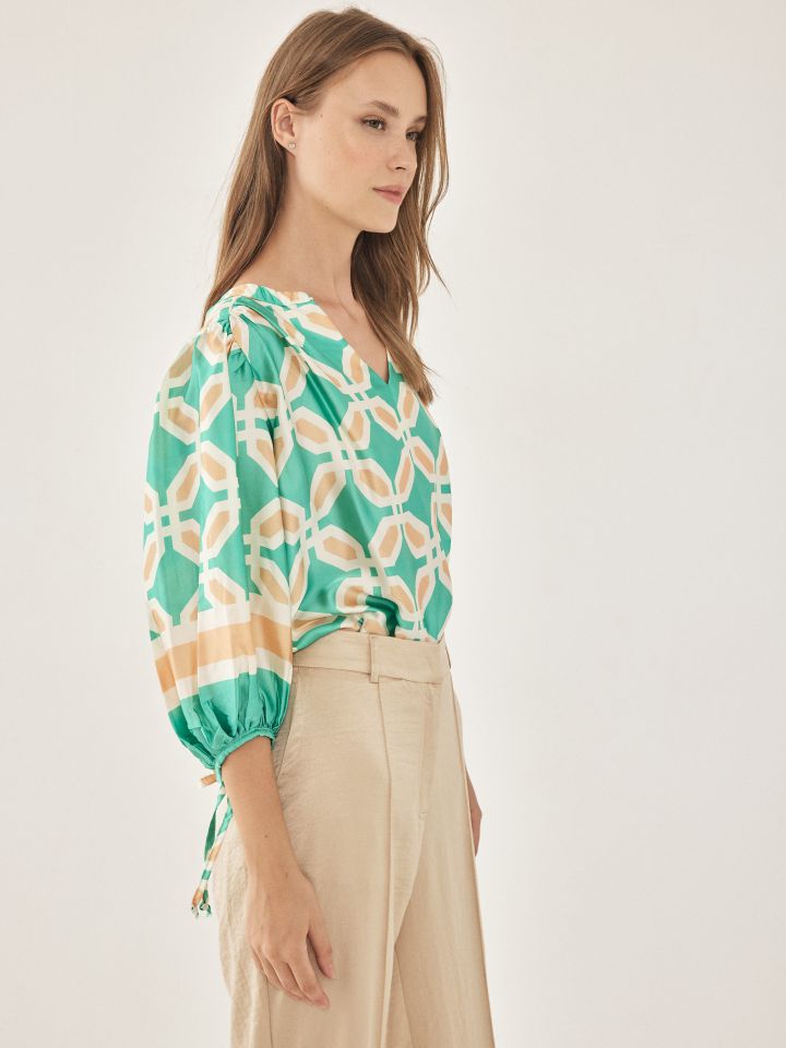 חולצה סטן דפוס בורדורה בצבע ירוק בהיר