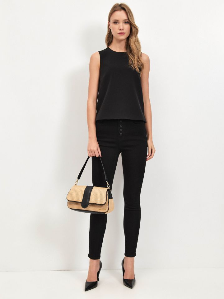 חולצה NATALY רוכסן בגב בצבע שחור