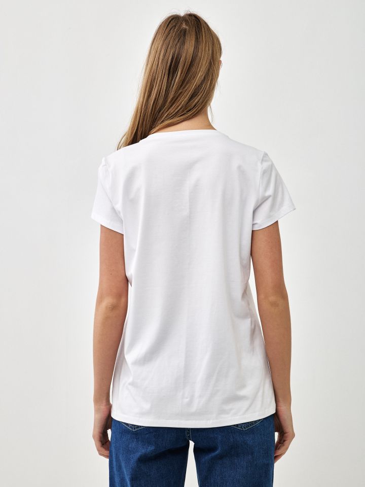 חולצה דפוס מצלמה PROMO בצבע לבן