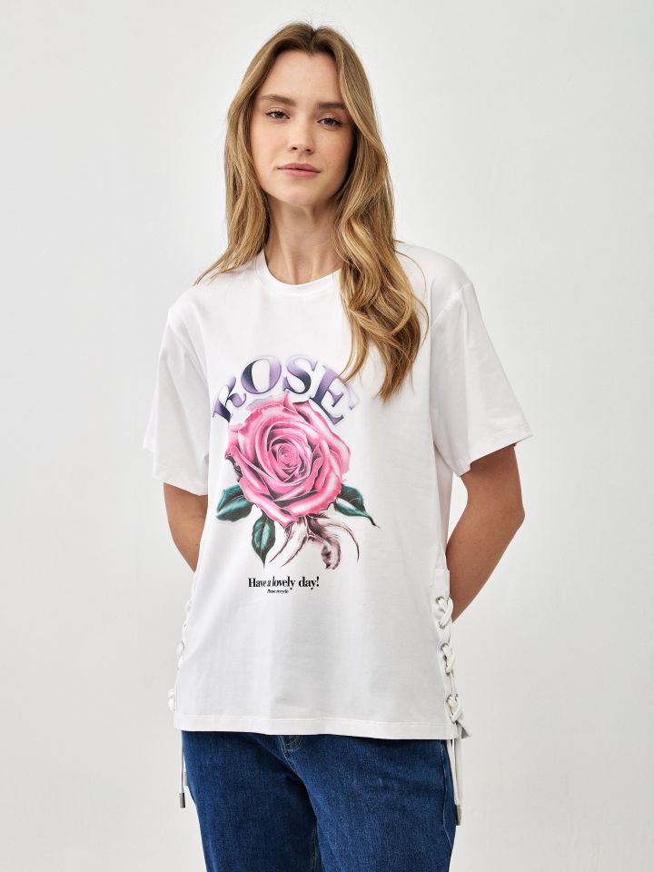 חולצה ROSE שרוכים בצד בצבע לבן