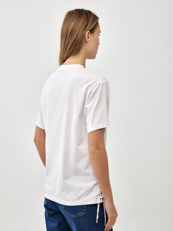 חולצה ROSE שרוכים בצד בצבע לבן