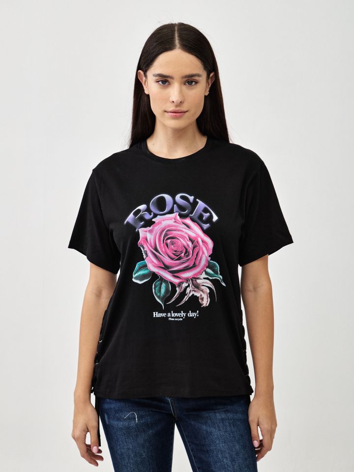 חולצה ROSE שרוכים בצד בצבע שחור