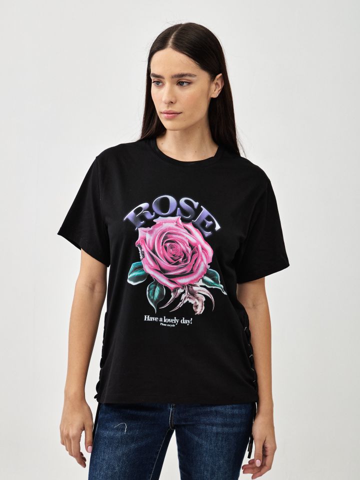 חולצה ROSE שרוכים בצד בצבע שחור