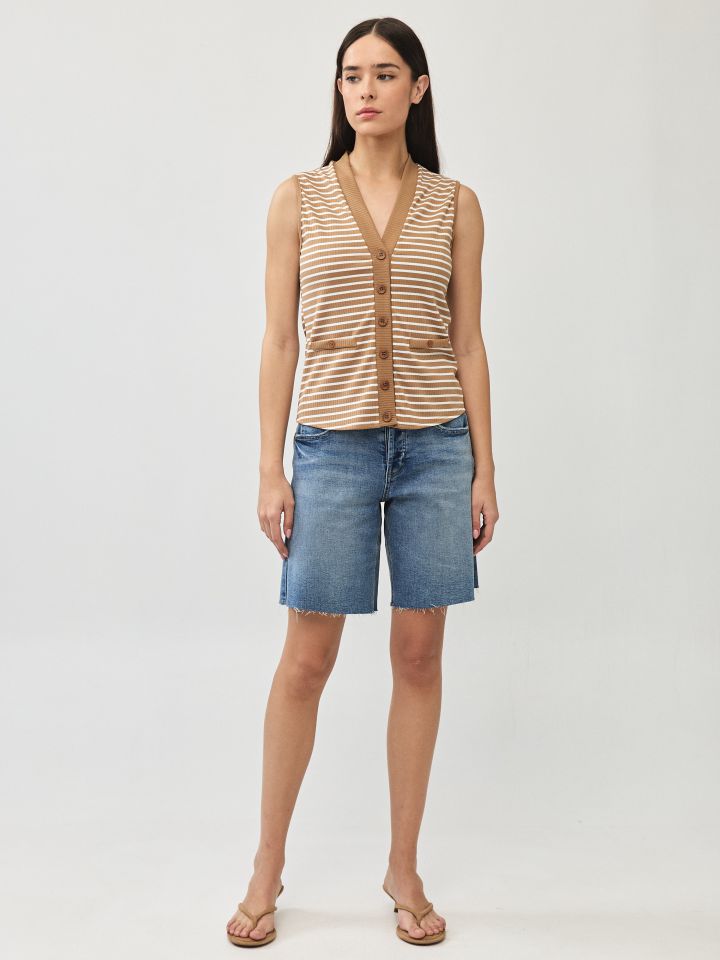 חולצה ריב פסים + כפתורים בצבע בייז’