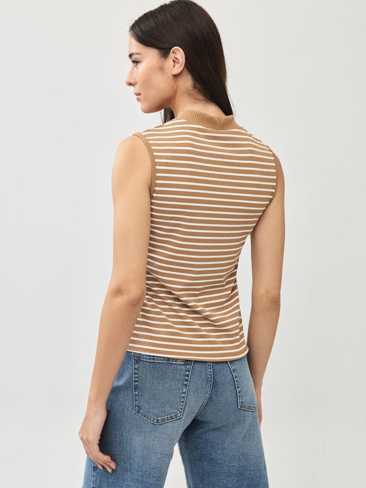 חולצה ריב פסים + כפתורים בצבע בייז’