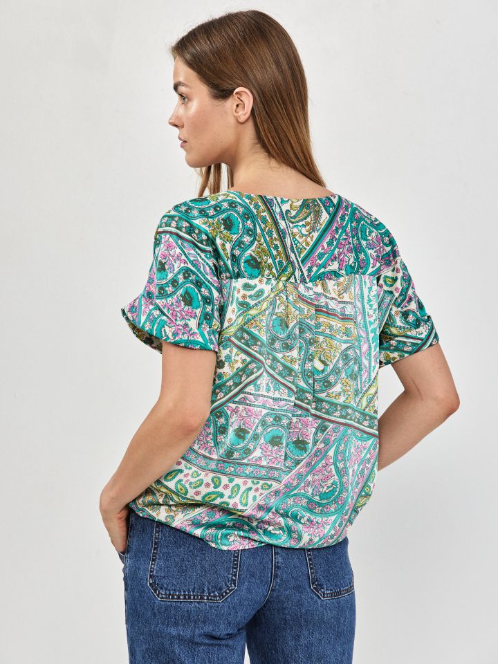 חולצה V דפוס טאי אן די בצבע ירוק